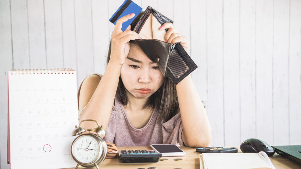 How to Stop Living Paycheck to Paycheck